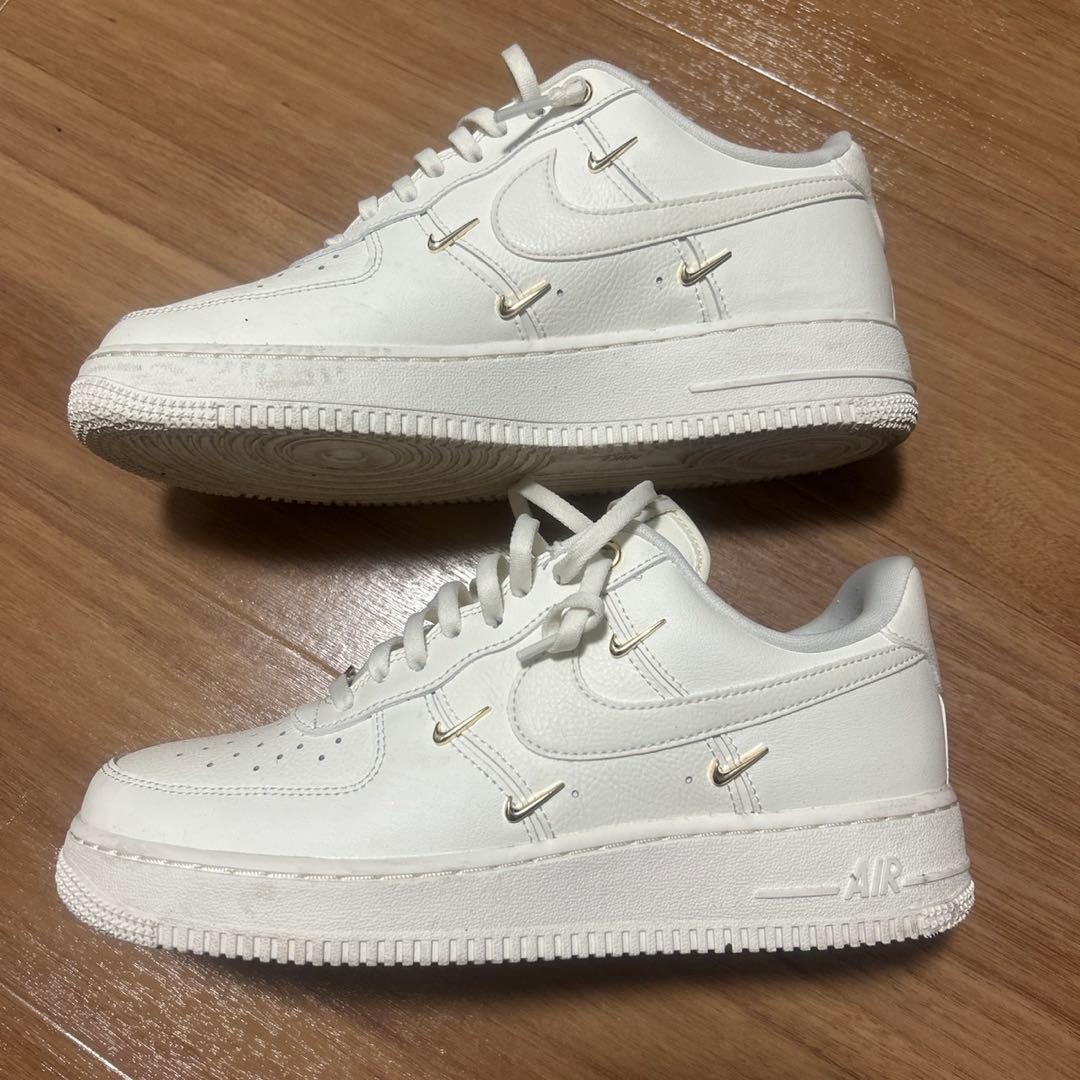 Nike Air Force 1 Low ホワイト ゴールド — image 4