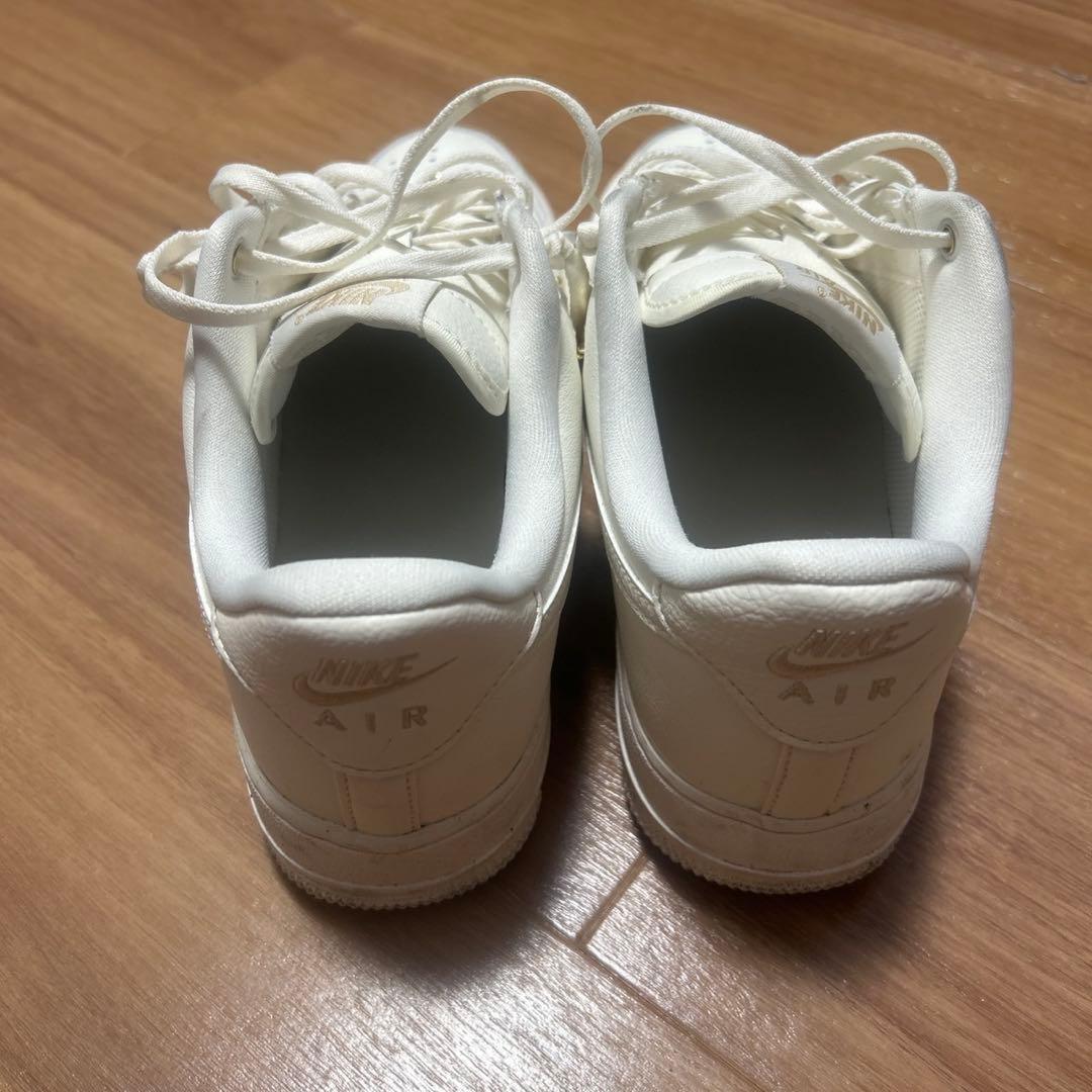 Nike Air Force 1 Low ホワイト ゴールド — image 5