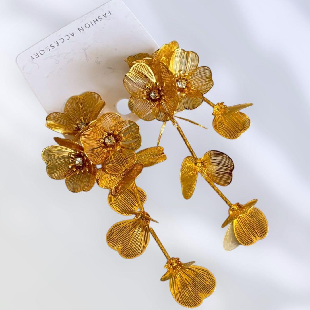 【新品】ロングイヤリング　イヤリング　ゴールド フラワーモチーフ 花 結婚式 — image 5