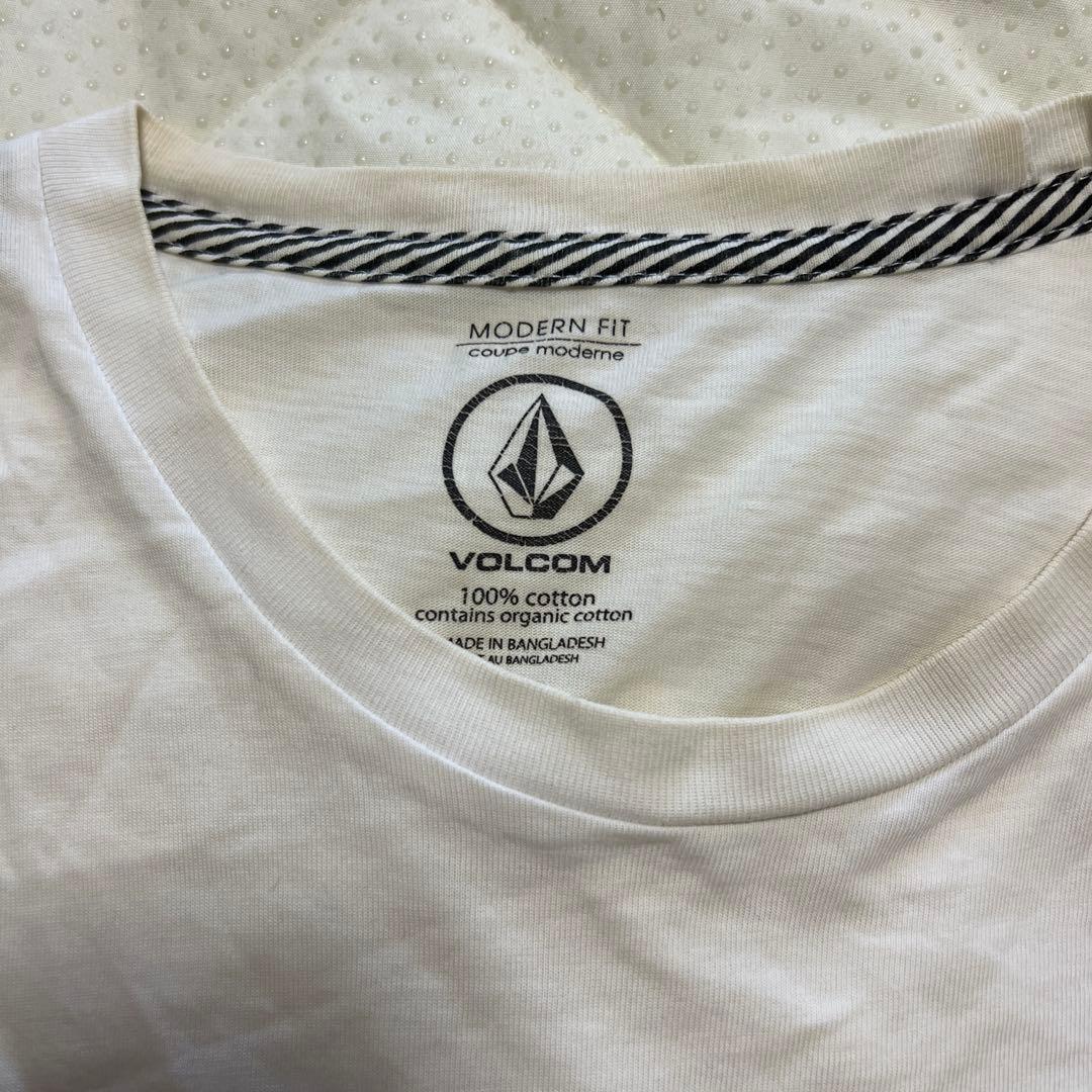 ボードカルチャーブランド VOLCOM（ボルコム）ホワイトＴシャツロゴ Sサイズ — image 2