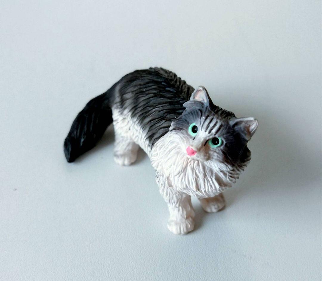 ミニチュアプラネットノルウェージャンフォレストキャット — image 2
