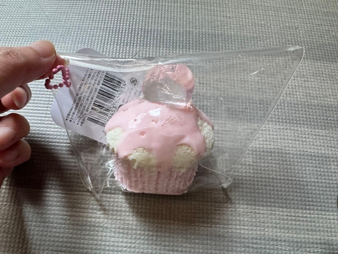 カップケーキスクイーズ　新品タグ付き — image 2
