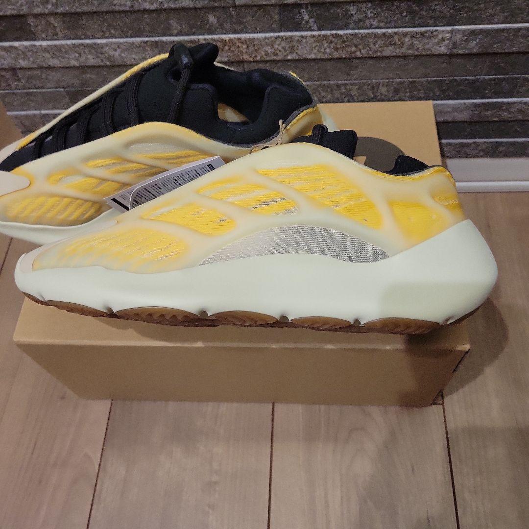 【新品】adidas YEEZY 700 V3 SAFFLOWER 27cm — image 2