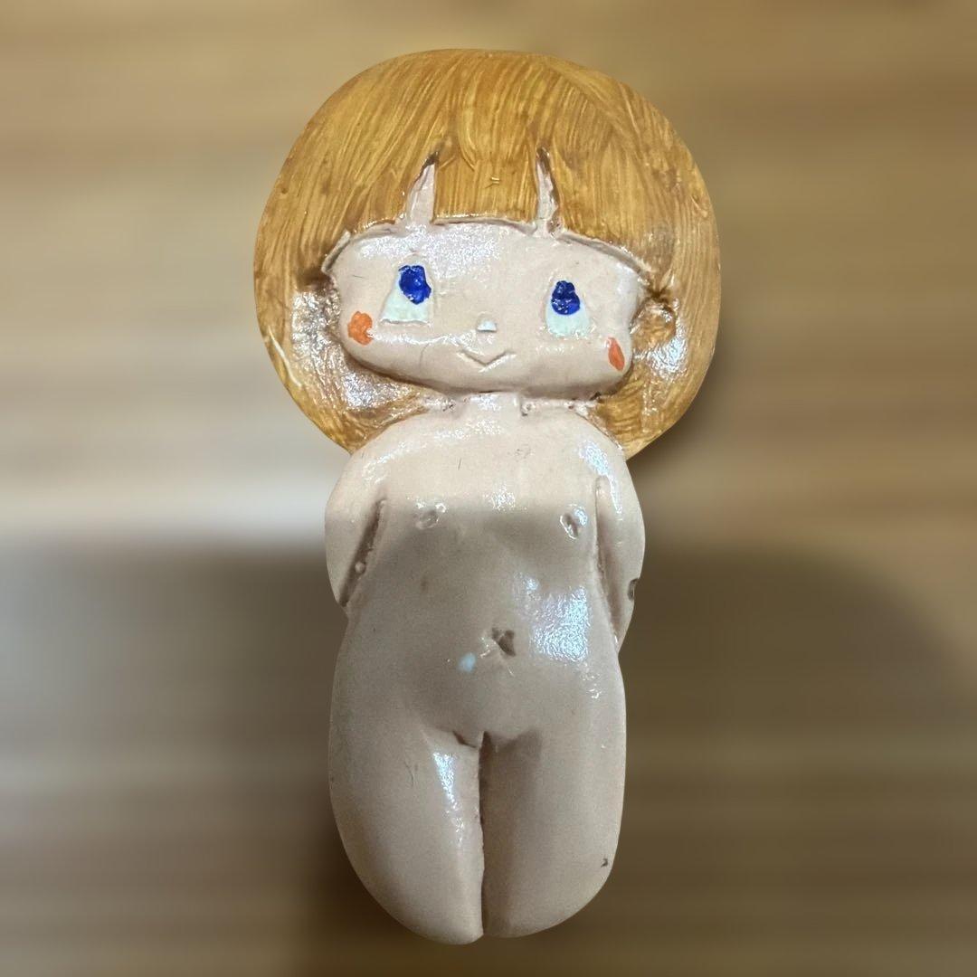 レトロな女の子　ブローチ — image 3