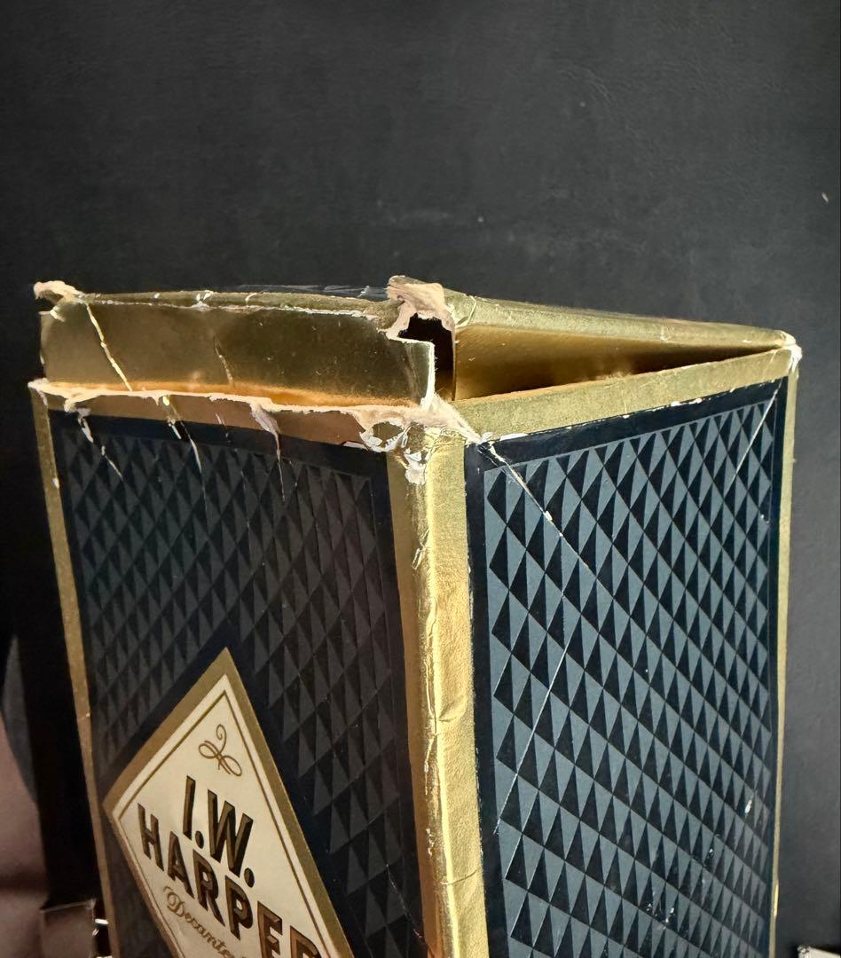 I.W. HARPER 12年 デキャンタボトル — image 3