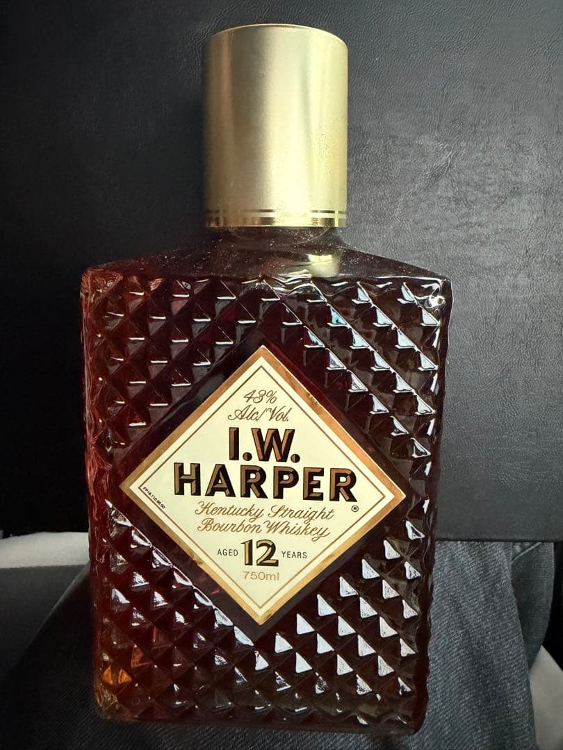 I.W. HARPER 12年 デキャンタボトル — image 4