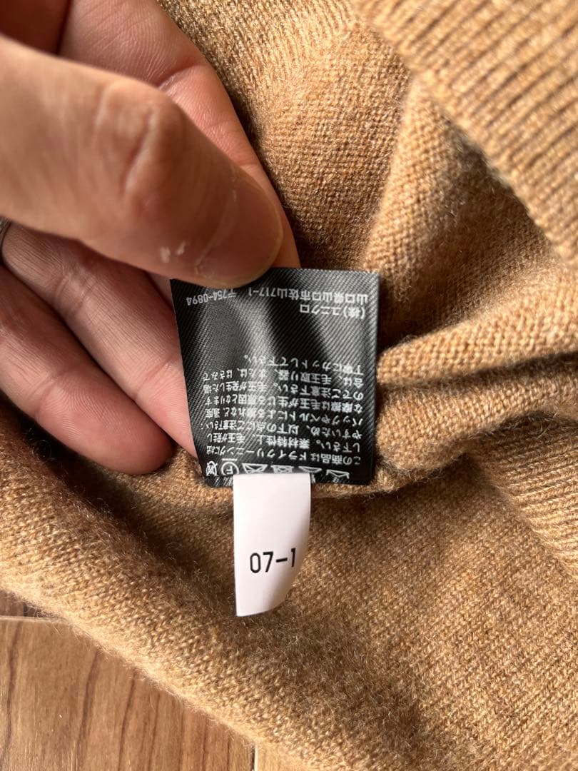 ユニクロ UNIQLO 100%カシミア クルーネックセーター ベージュ　M — image 4