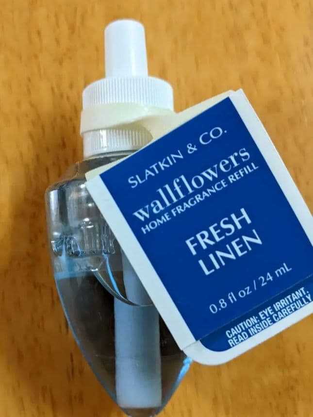 Slatkin & Co. Wallflowers Fresh Linen — image 3