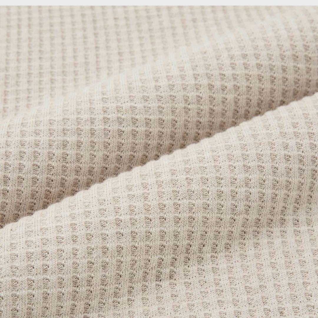 極美品✨️ユニクロ【M】ワッフルT クルーネック 長袖 ラウンドヘム 綿混 — image 2