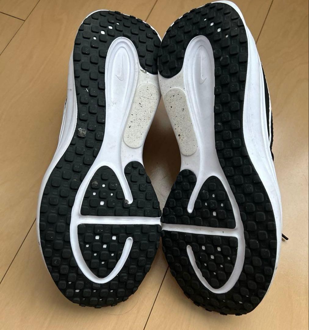 Nike Comfort ブラックスニーカー — image 4