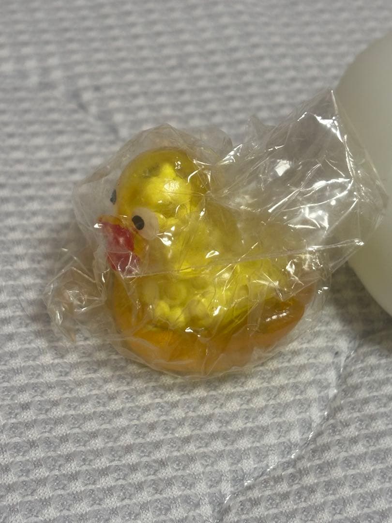 【超激レア】みにくいあひるちゃんスクイーズ 黄色 — image 2