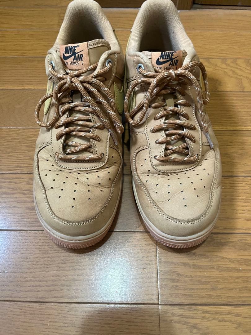 Nike Air Force 1 ベージュ ローカット スニーカー — image 2