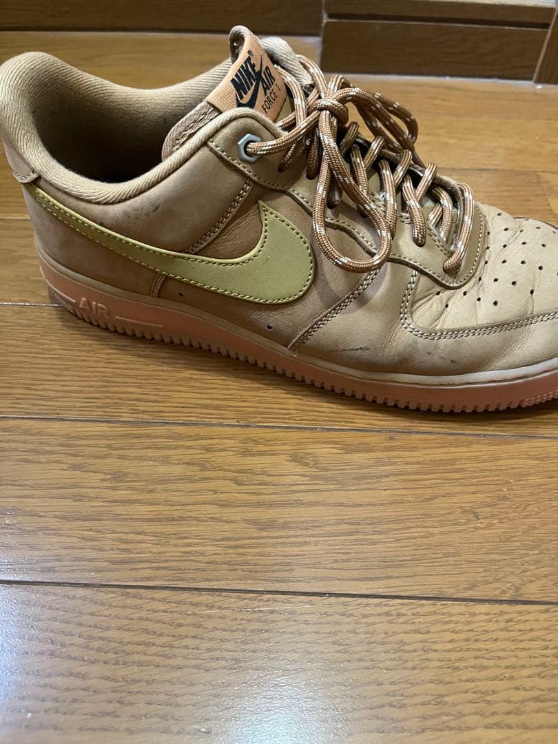 Nike Air Force 1 ベージュ ローカット スニーカー — image 4