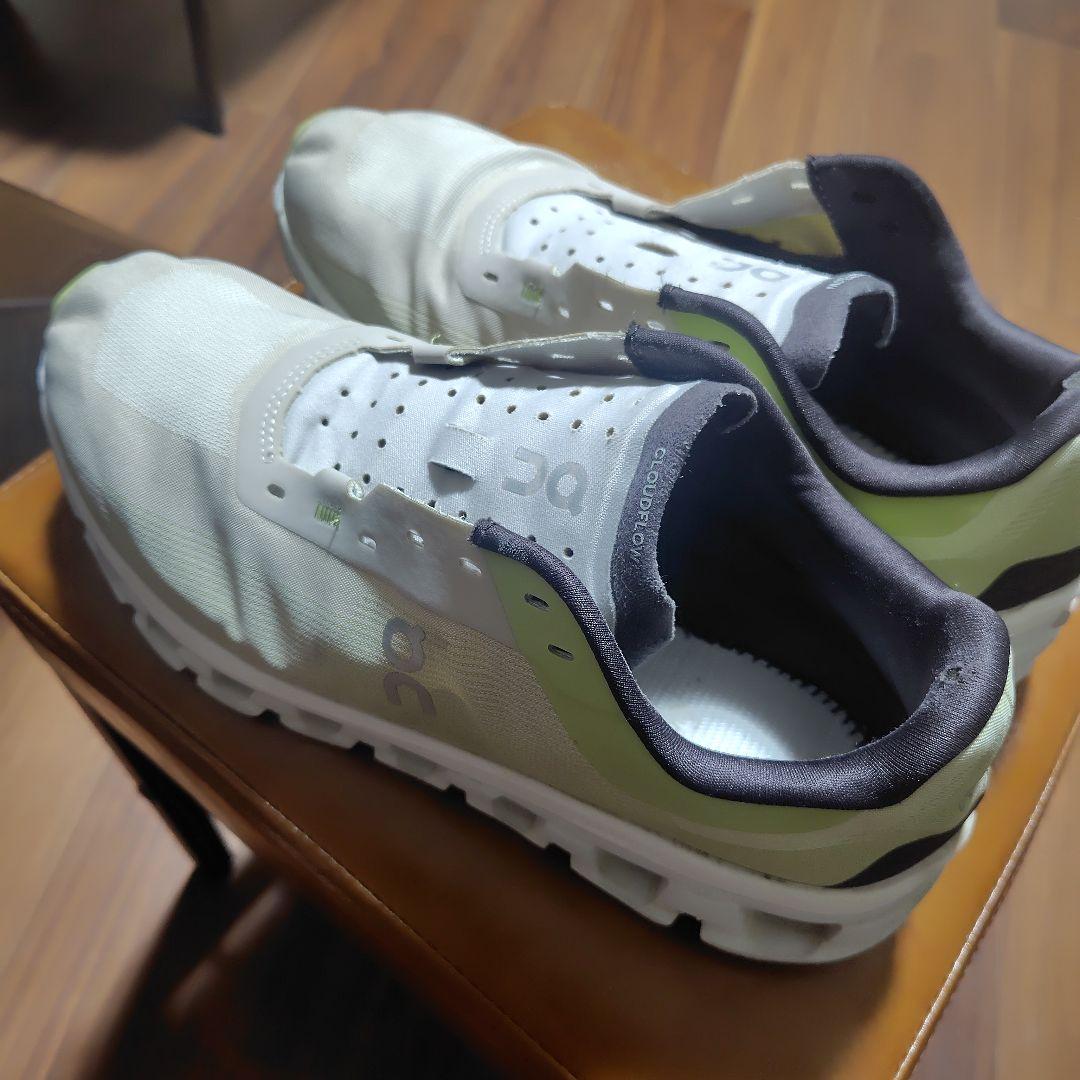 On Cloudflow 4 メンズ25.5cm ランニングシューズ — image 2