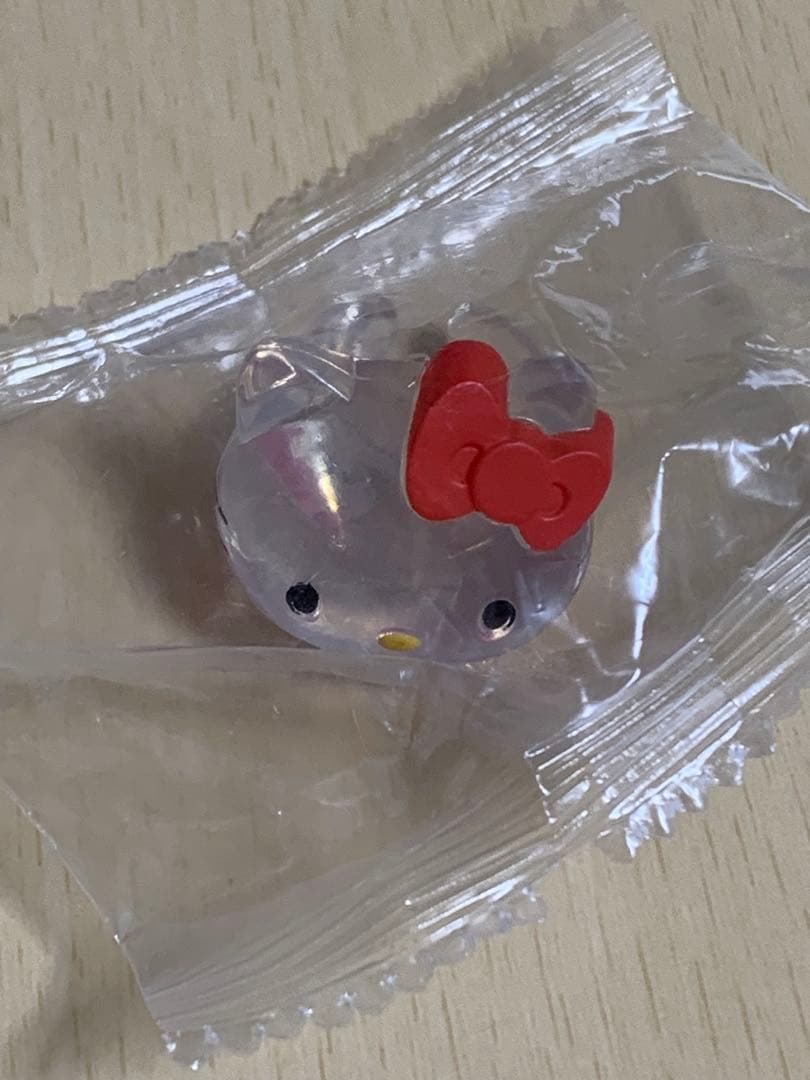 ハローキティゆびわカプセルトイ — image 2