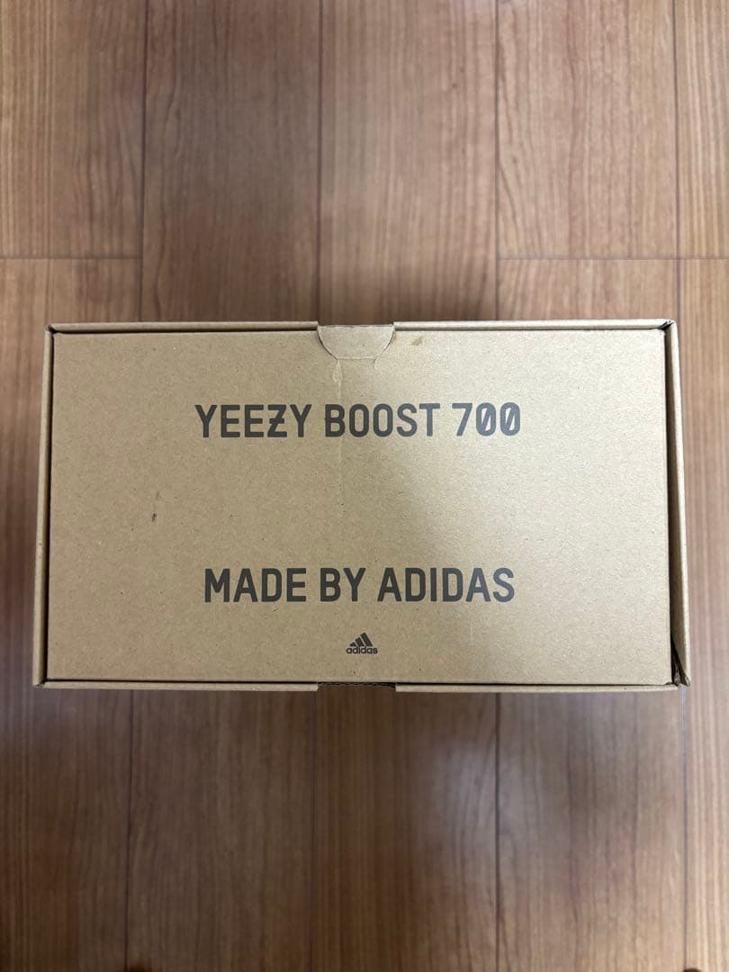adidas YEEZY BOOST 700 27.5cm — image 4