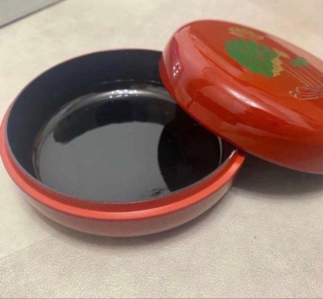 【新品未使用】極上塗 朱色 黒塗 蓮水 焼香 入れ香合 抹香入れ 2.8号 — image 3