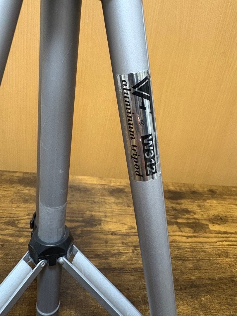 軽量コンパクト三脚 3段伸縮 水準器付き — image 4