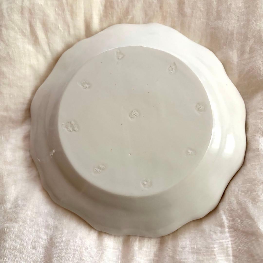 【未使用に近い美品】河合竜彦 レリーフリムプレート 21cm ① — image 4