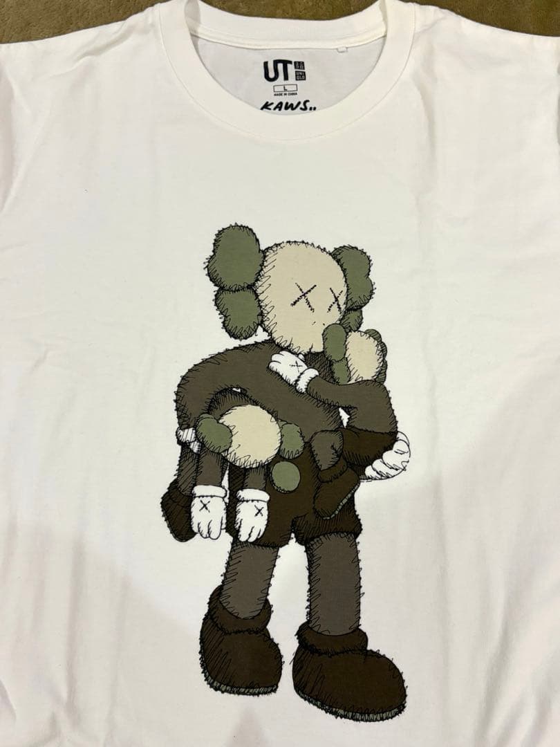 UNIQLO KAWS コラボ Tシャツ — image 2