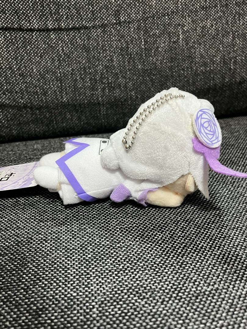 【新品】リゼロ エミリア 寝そべりキーチェーンマスコット — image 4