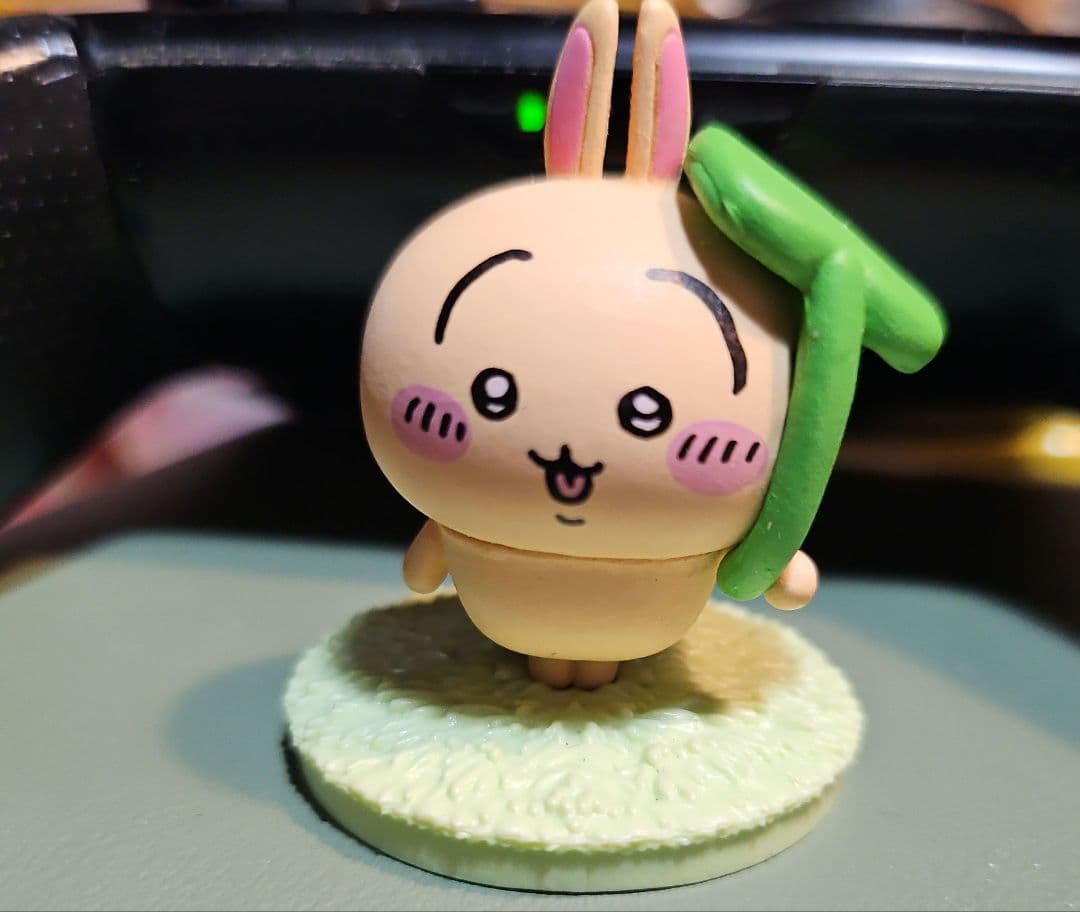 マルマン ナガノ展クロッキー帳 ちいかわチロルチョコ缶 うさぎフィギュア — image 2