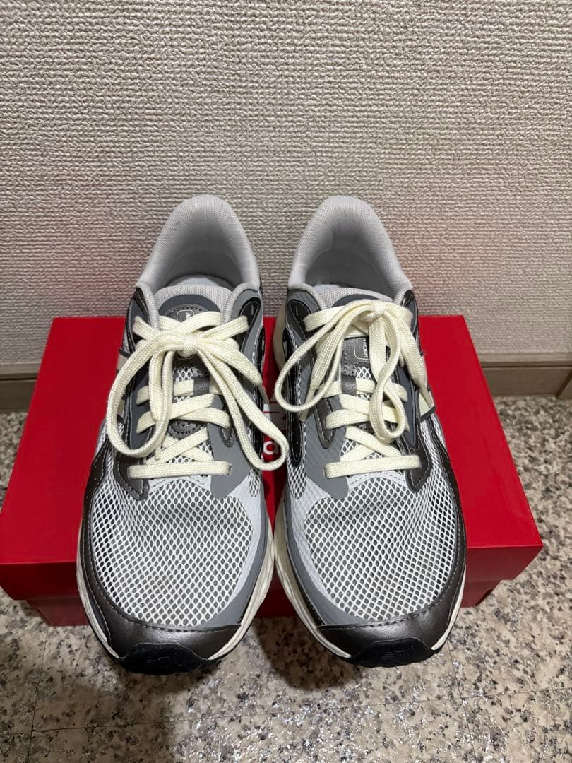 New Balance Fresh Foam Arishi v4 グレー — image 2