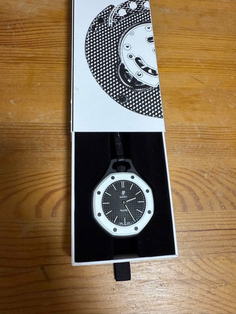 【新品未使用】Swatch AP Royal Popブラック — image 5