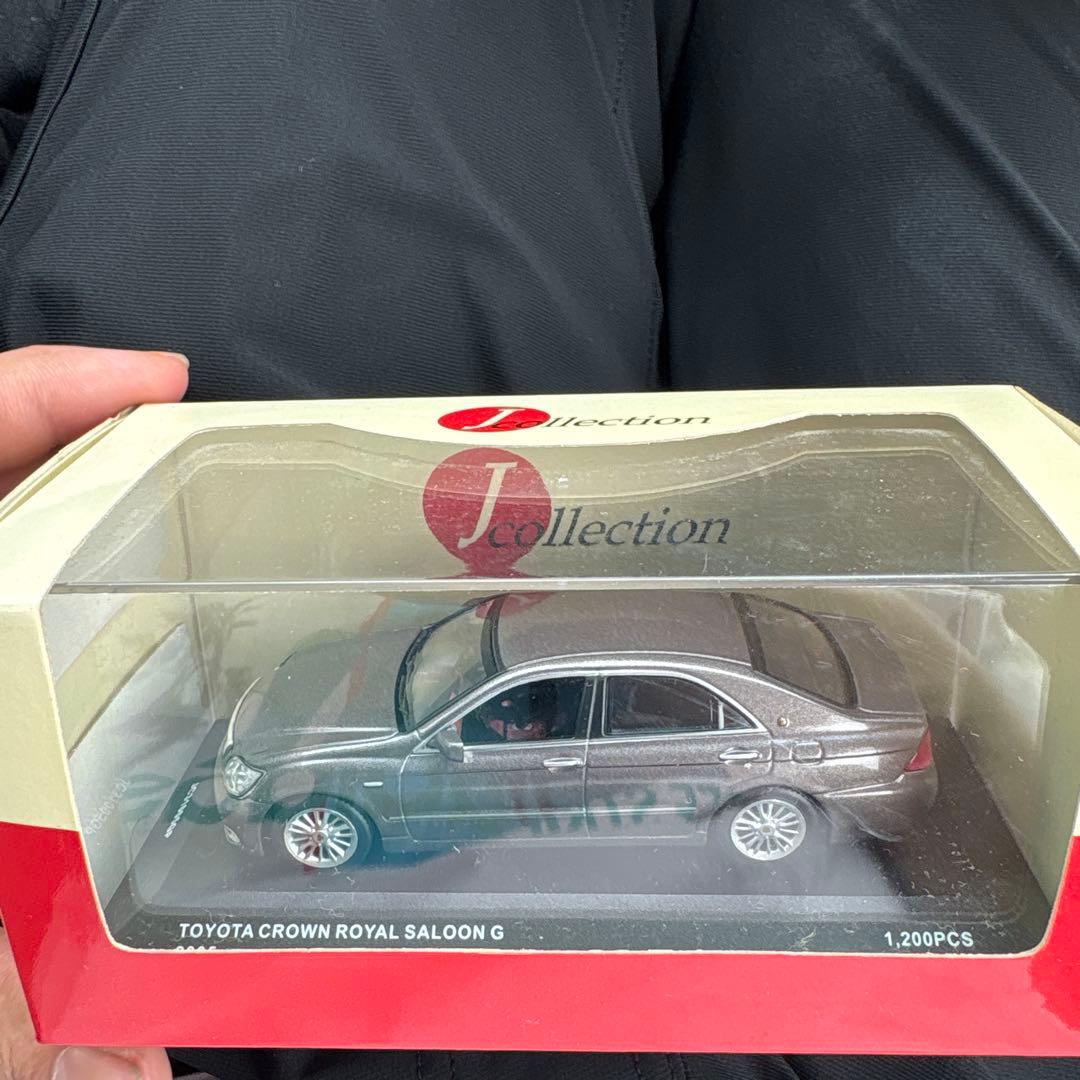J-Collection Toyota Crown Royal Saloon G — image 2