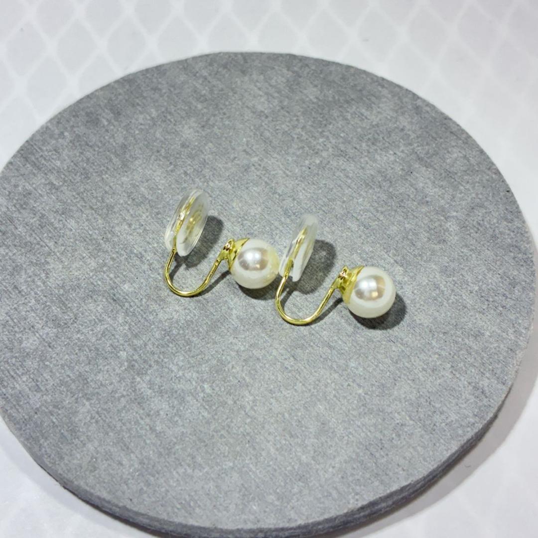 パールイヤリング 8mm ノンホール シリコン付き ゴールド金具 フォーマル — image 2