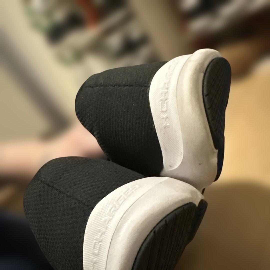 Under Armour Pursuit ブラックスニーカー — image 4