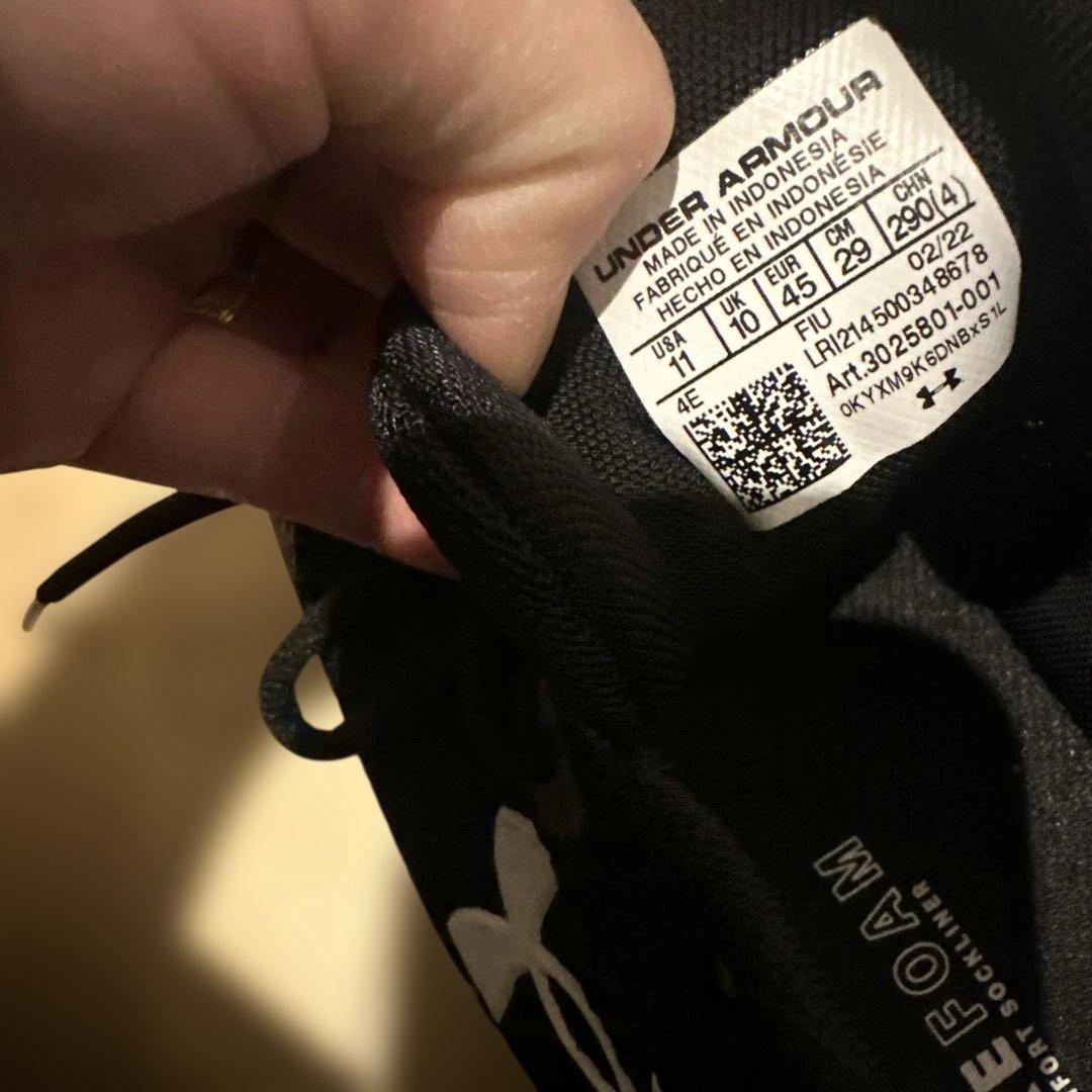 Under Armour Pursuit ブラックスニーカー — image 5