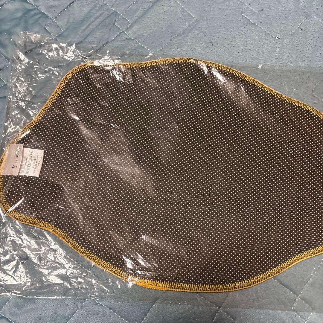 ちいかわ　うさぎ　耳タレリボンダイカットマット少々難あり？ — image 4