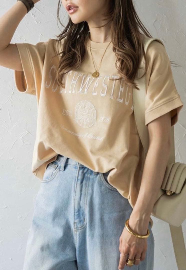 【新品】BONJOUR SAGAN カレッジ刺繍ピグメントスウェットTシャツ — image 2