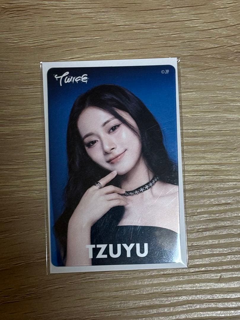 TWICE TZUVELY キーホルダー トレカ セット — image 2