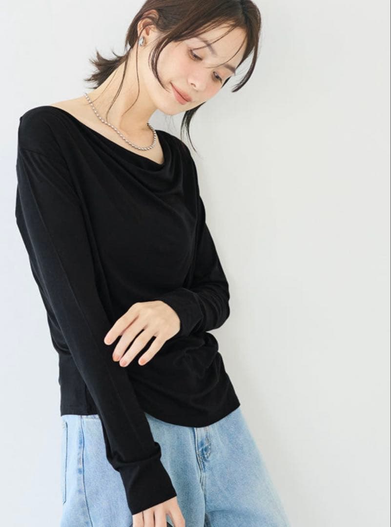coca とろみドレープカットソー　完売品 — image 3