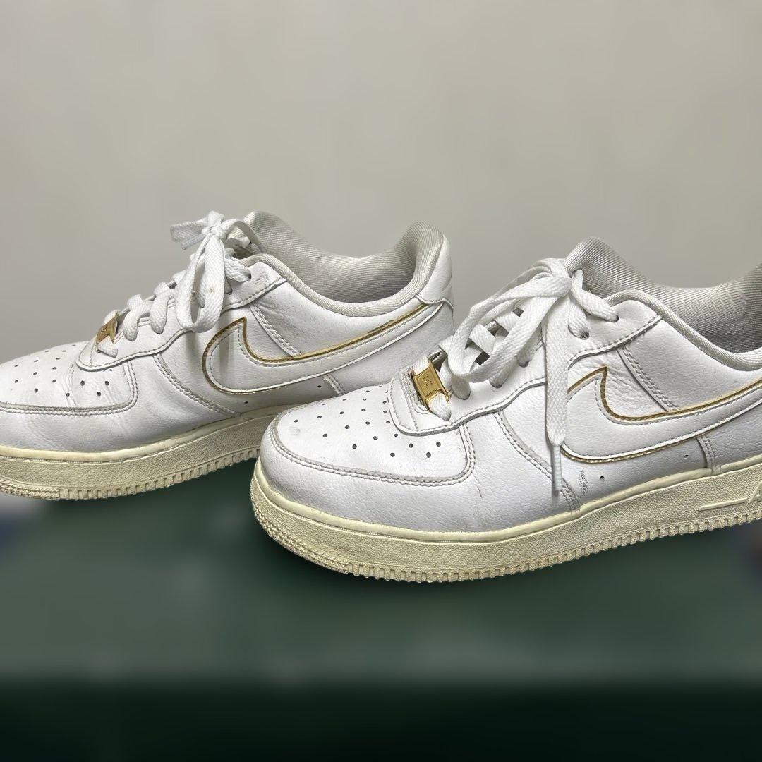 NIKE Air Force 1 ホワイト/ゴールド US8 — image 2