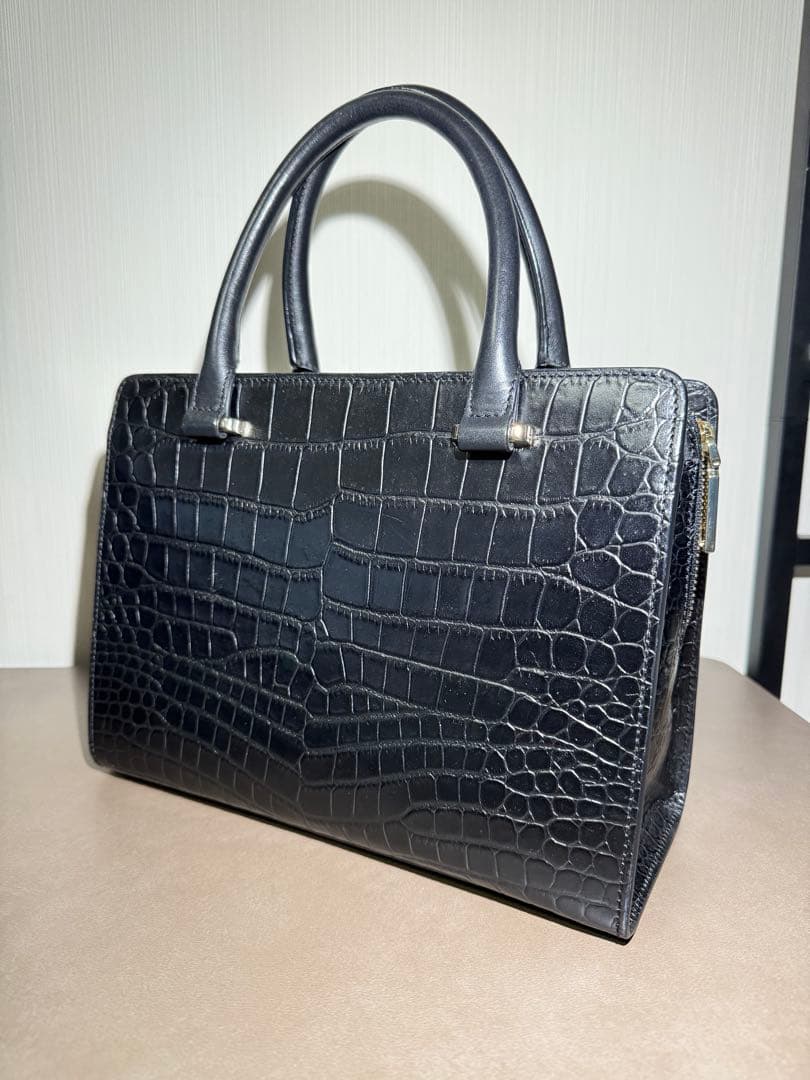 MODALU ENGLAND クロコ型押し ハンドバッグ ブラック — image 2
