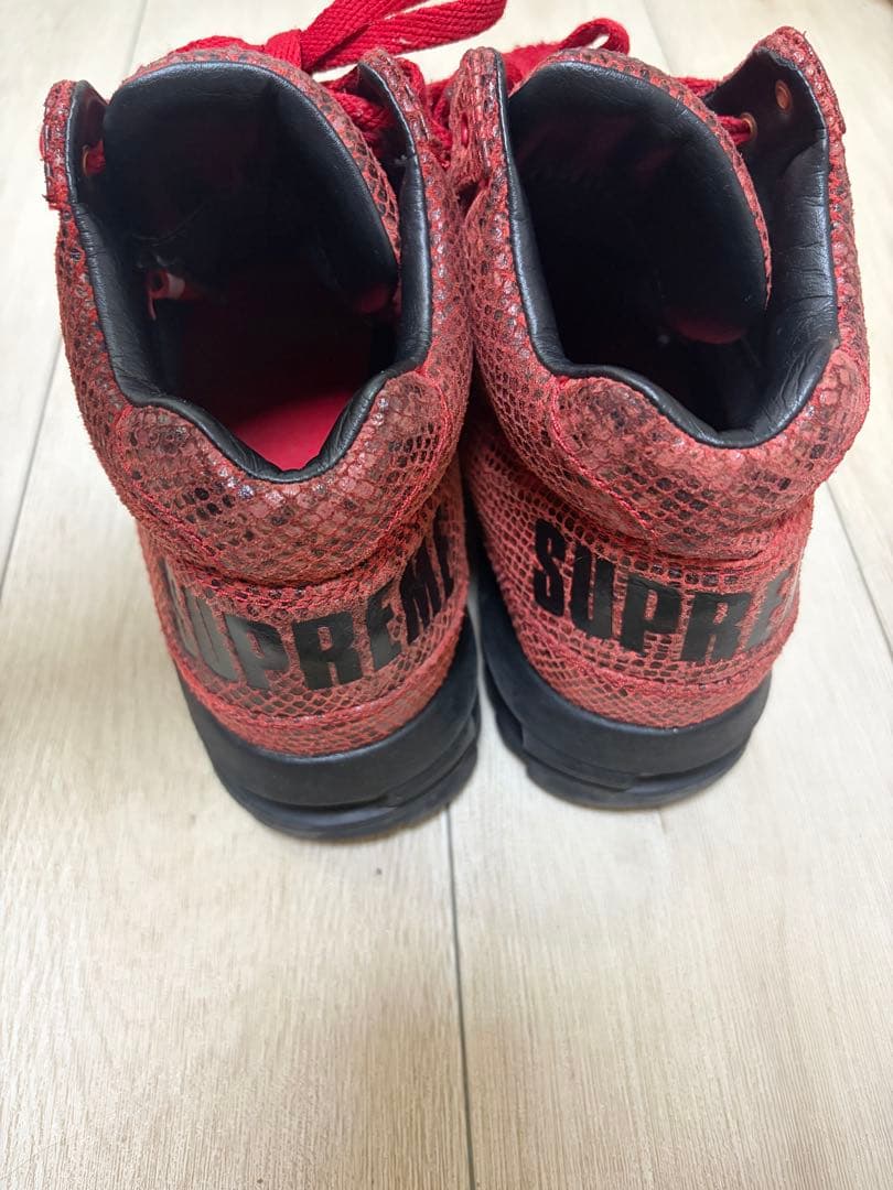 限定商品SUPREME NIKEコラボ　スネークスキン スニーカー レッド — image 3