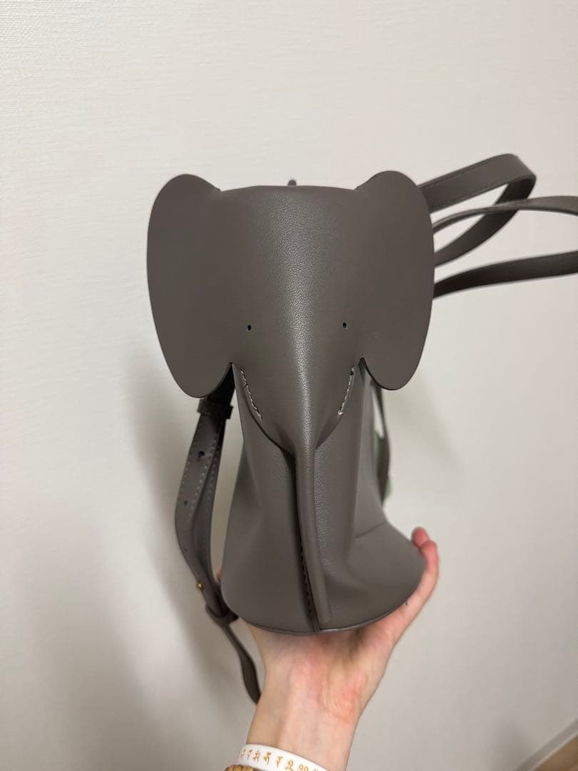 象デザイン グレー ハンドバッグ CHOR CHANG — image 4