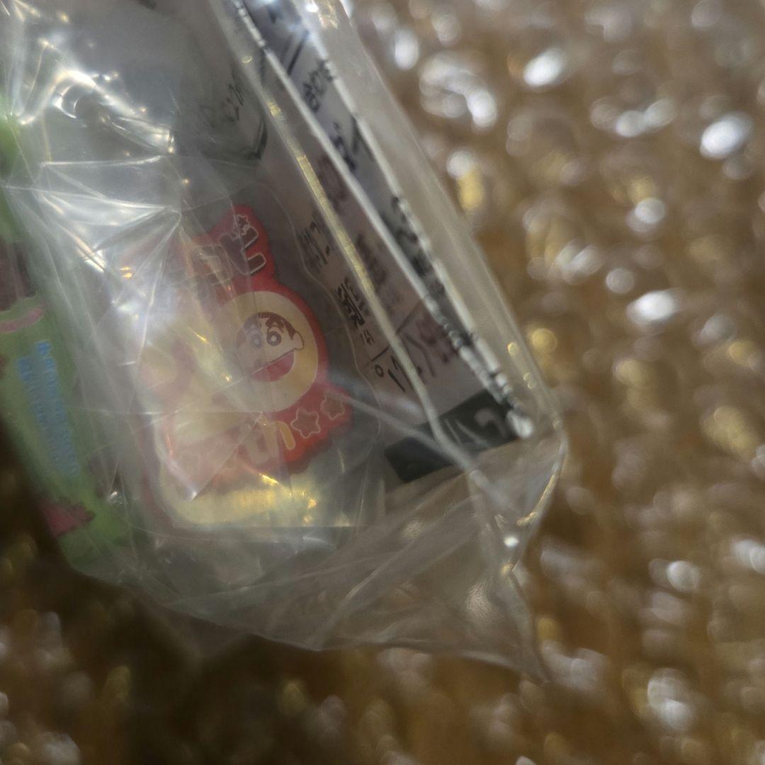 クレヨンしんちゃん チョコビ 20周年 ミニチュアチャーム キーホルダー — image 2