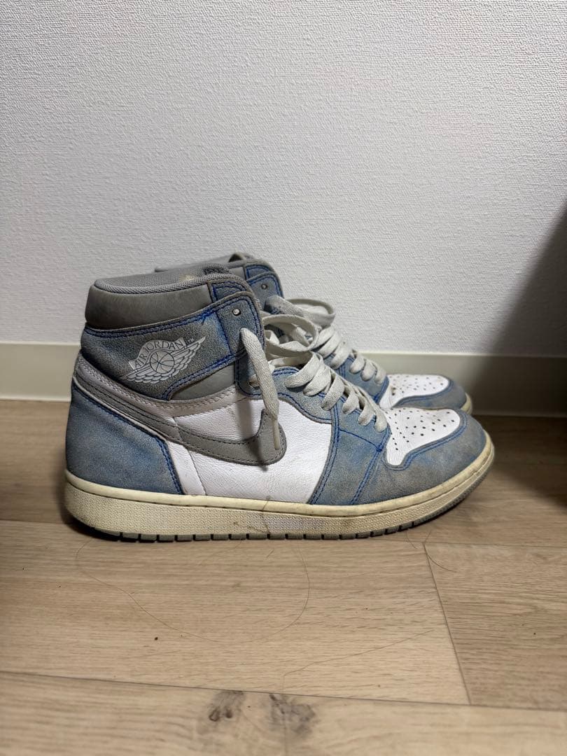 Nike Air Jordan 1 High OG Hyper Royal — image 2