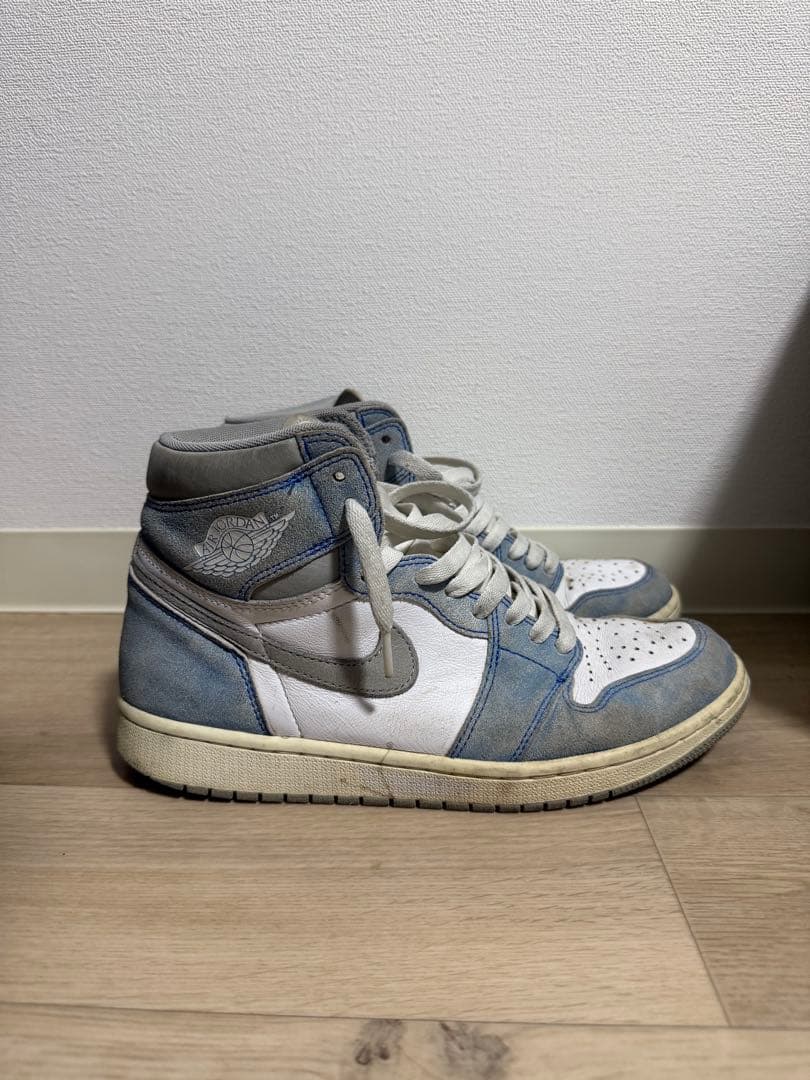 Nike Air Jordan 1 High OG Hyper Royal — image 4
