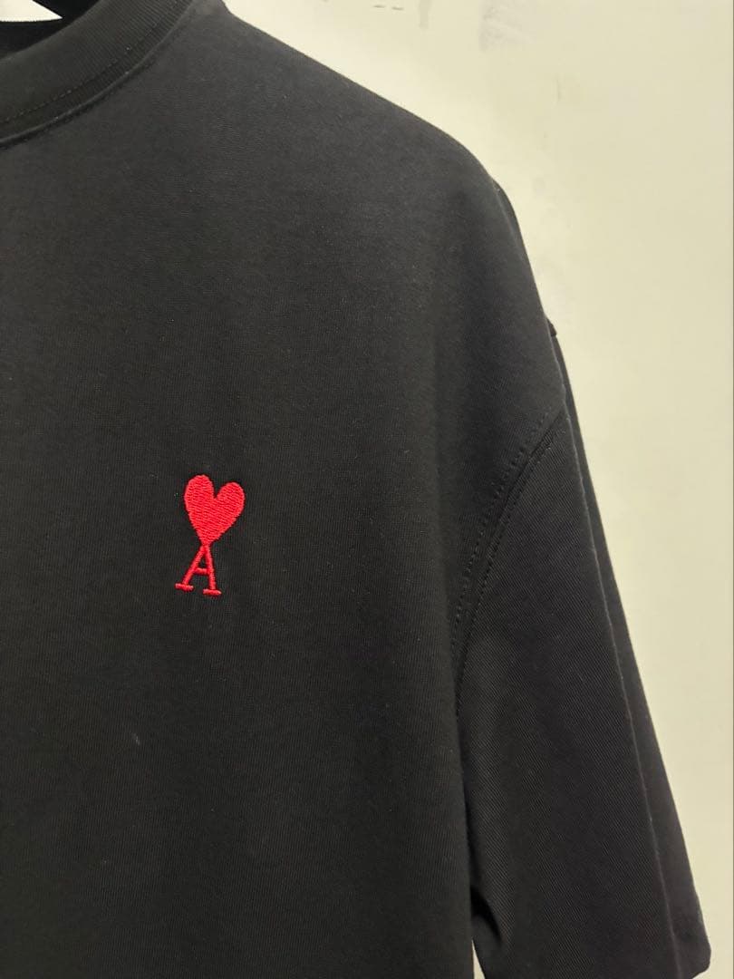 AMI PARIS アミパリス Tシャツ ハート刺繍 半袖 ブラック — image 3