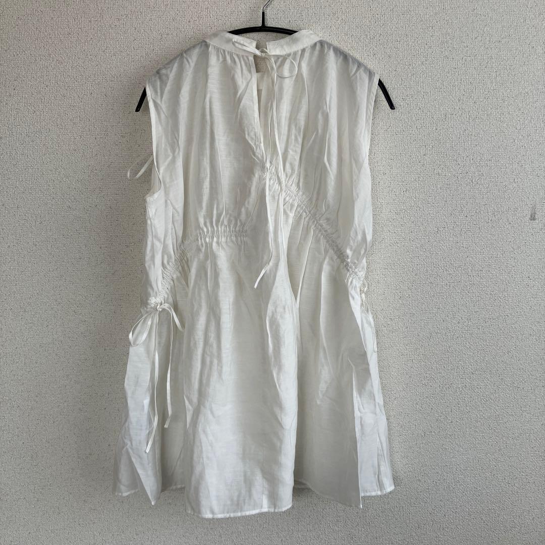 美品　KBF ホワイト ノースリーブ ギャザー トップス　個性的オシャレ — image 5
