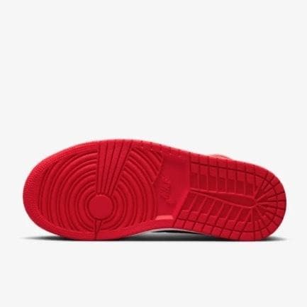 Air Jordan 1 Retro High OG Satin Bred — image 3