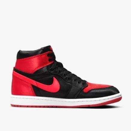 Air Jordan 1 Retro High OG Satin Bred — image 4