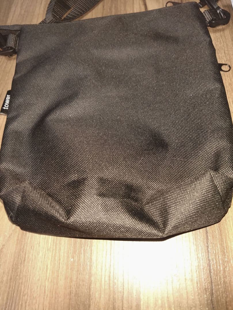 美品　tower サコッシュ ブラック ショルダー バッグ 調整可 — image 4