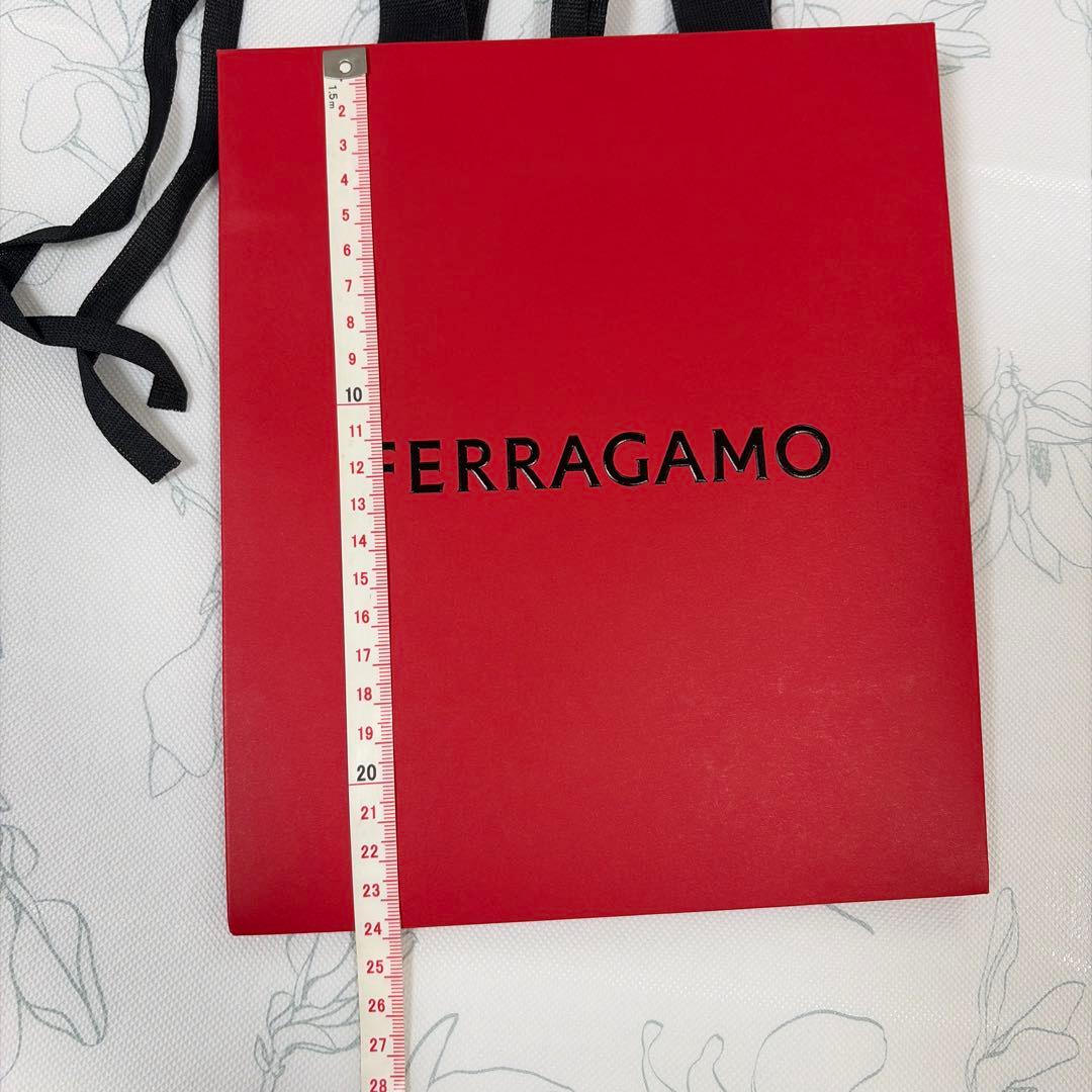 FERRAGAMO ショップ袋 レッド — image 2