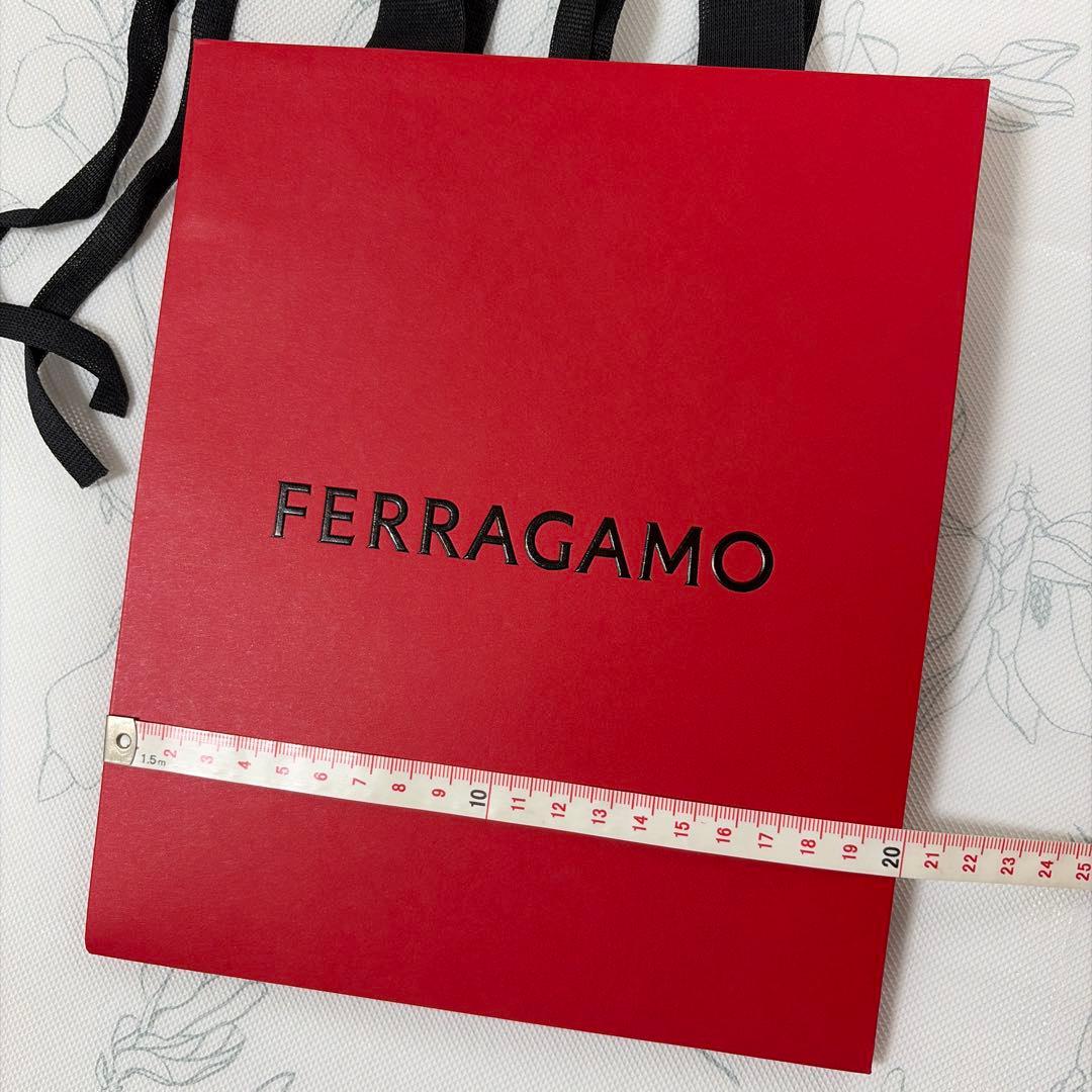 FERRAGAMO ショップ袋 レッド — image 3